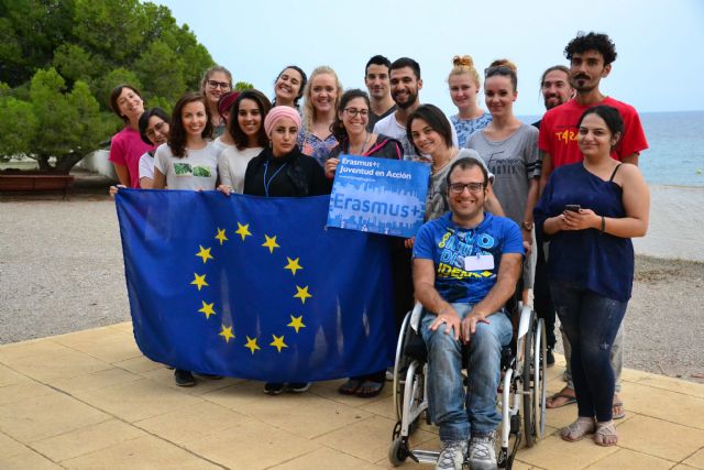 Un grupo de veinte jóvenes europeos recibe formación sobre voluntariado en el Albergue Juvenil de Calarreona - 1, Foto 1