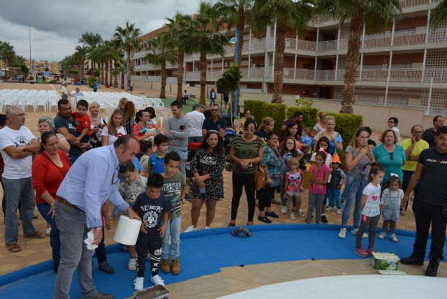 Los niños, grandes protagonistas de la inauguración de la primera plaza diseñada por los vecinos de Águilas - 3, Foto 3