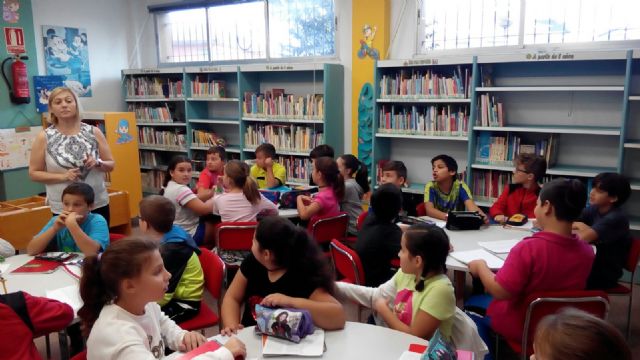 Alumnos de Maspalomas visitan la Casa de la Cultura con motivo del Día de la Biblioteca - 1, Foto 1