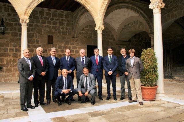 La Comunidad estudia la colaboración público-privada como mecanismo para acometer nuevas infraestructuras viarias en la Región - 1, Foto 1