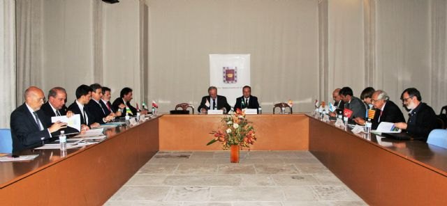 La Comunidad estudia la colaboración público-privada como mecanismo para acometer nuevas infraestructuras viarias en la Región - 2, Foto 2