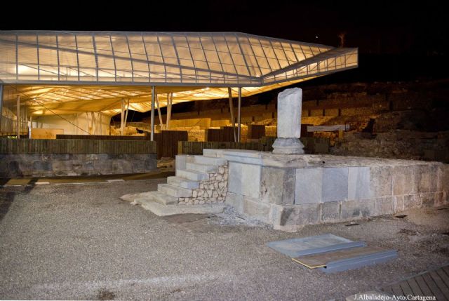 El Templo de Isis del barrio del Foro Romano estrenó iluminación este fin de semana - 1, Foto 1