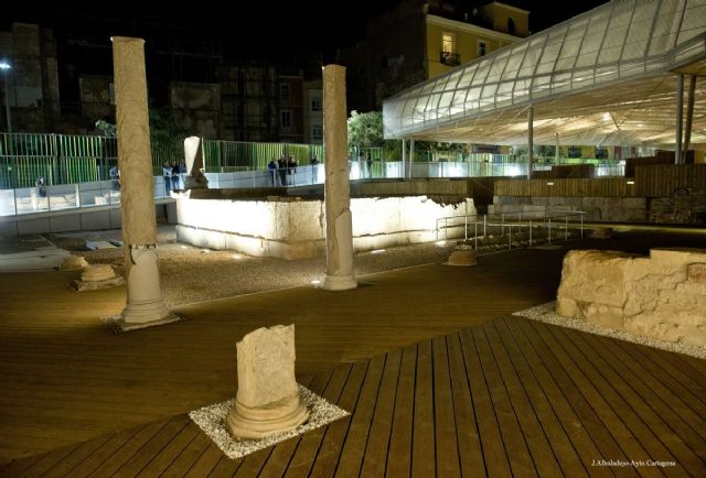 El Templo de Isis del barrio del Foro Romano estrenó iluminación este fin de semana - 5, Foto 5