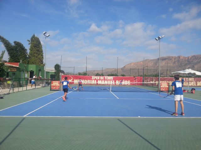 Victoria en el primer encuentro de liga regional del Club de Tenis Kuore frente al Club de Tenis el Limonar, Foto 4
