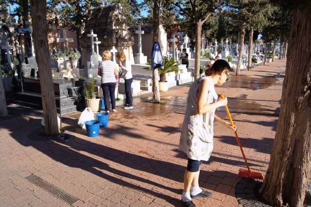 El dispositivo de Seguridad y Emergencias con motivo de la festividad de Todos los Santos estará integrado por más de una treintena de efectivos de Policía Local y Protección Civil, Foto 6