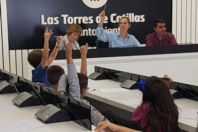 Alumnos de 3° de Primaria del colegio 'Cervantes' visitan el Ayuntamiento - 2, Foto 2