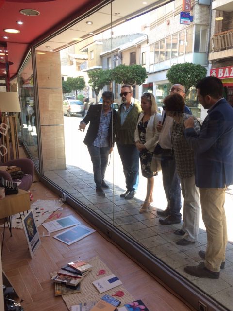 El Ayuntamiento de Molina de Segura y la asociación COM-PRO promocionan el Premio Setenil dedicándole un escapare comercial - 2, Foto 2