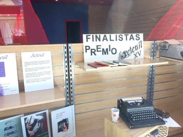 El Ayuntamiento de Molina de Segura y la asociación COM-PRO promocionan el Premio Setenil dedicándole un escapare comercial - 3, Foto 3