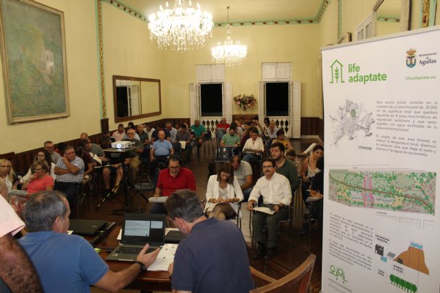 Técnicos y asociaciones de la localidad participan en una jornada de trabajo para la redacción el Plan Municipal de Adaptación al Cambio Climático - 1, Foto 1