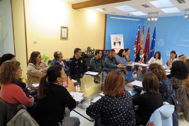 El Ayuntamiento de Caravaca reúne a la Mesa Local contra la Violencia de Género y a la Mesa de Coordinación Policial - 2, Foto 2