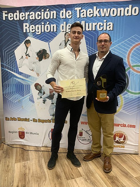 El mazarronero Rubén García mejor deportista senior en los premios al taekwondo de la Región de Murcia, Foto 1