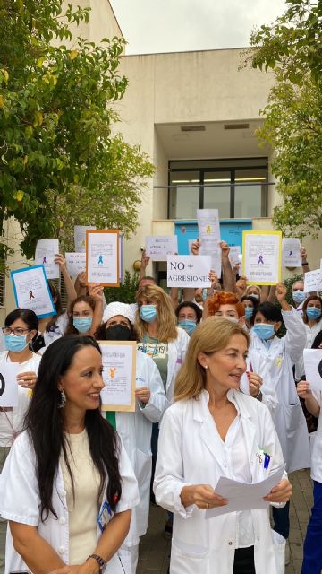 Profesionales de la Atención Primaria de Torre Pacheco se manifiestan en contra de la violencia en los Centros Sanitarios - 3, Foto 3