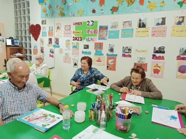 La Biblioteca acerca, otro año más, la lectura a los mayores de Puerto Lumbreras - 4, Foto 4