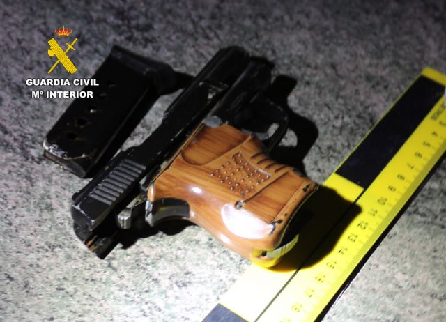 La Guardia Civil desmantela en Alguazas un punto de manipulación y distribución de marihuana - 5, Foto 5