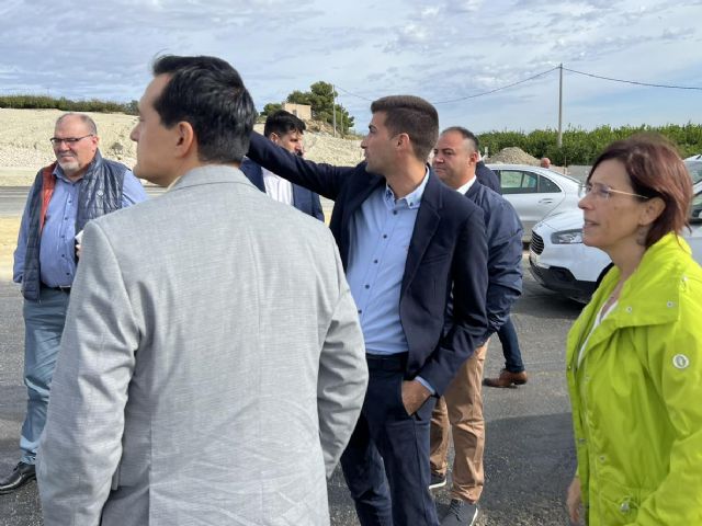 Reunión con el Consejero de Fomento y la Directora General de Carreteras - 4, Foto 4