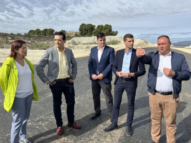 Reunión con el Consejero de Fomento y la Directora General de Carreteras - 5, Foto 5