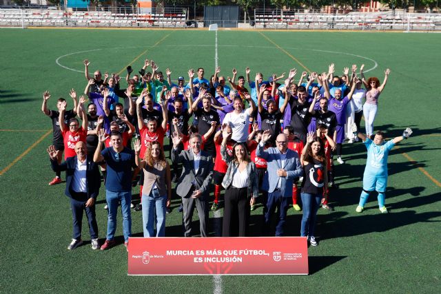 La Consejería de Política Social respalda el trabajo de la FFRM con la firma de un convenio - 2, Foto 2