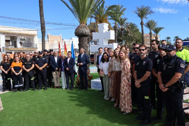 Una Cruz de Caravaca se alza frente al Mar Menor como símbolo de unión y homenaje - 4, Foto 4