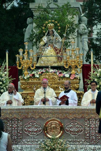 Antonio Rendó. La Divina Pastora de Santa Marina, coronada como Reina y Madre de los fieles en un histórico acto en Sevilla - 3, Foto 3