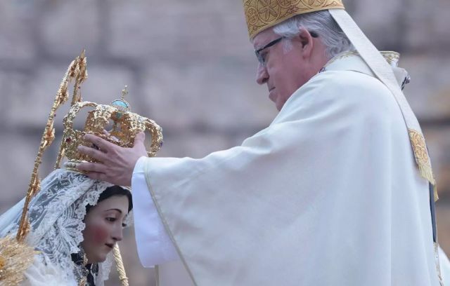 Antonio Rendó. La Divina Pastora de Santa Marina, coronada como Reina y Madre de los fieles en un histórico acto en Sevilla - 5, Foto 5