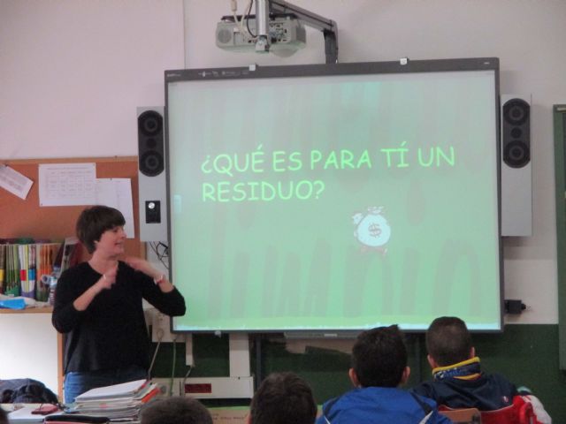 Medio Ambiente realiza charlas en primaria para concienciar sobre la limpieza y el cuidado del medio natural - 2, Foto 2