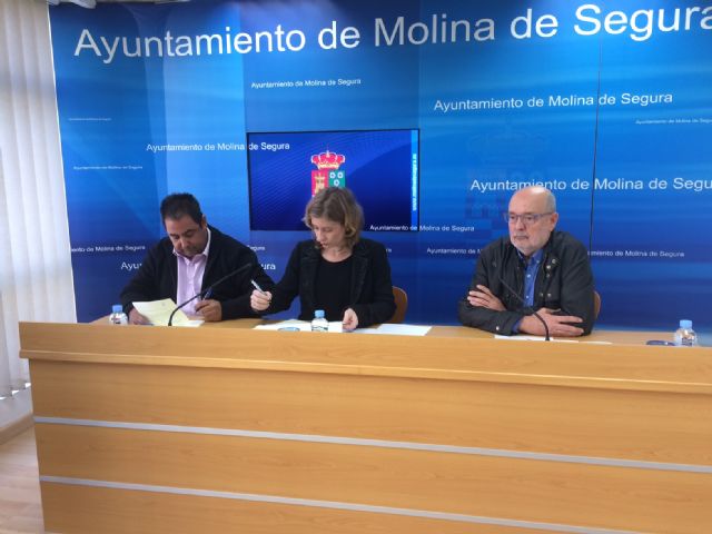 El Ayuntamiento de Molina de Segura firma un convenio de colaboración con la Federación de Asociaciones de Vecinos Interbarrios - 1, Foto 1