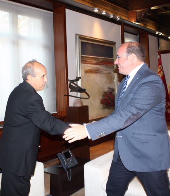 Pedro Antonio Sánchez se reúne con representantes del IES Alfonso X El Sabio de Murcia - 1, Foto 1