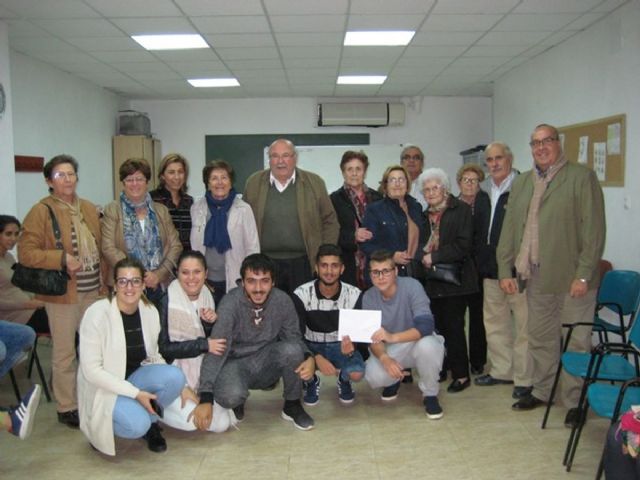 Servicios Sociales colabora en la financiacion de un viaje cultural a Granada para los jovenes del Proyecto de Prevencion de Drogodependencias - 1, Foto 1