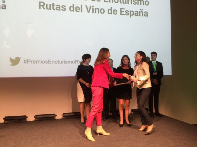 El Ayuntamiento de Bullas y la Asociación Ruta del Vino recogen la mención especial en los III Premios de Enoturismo 'Rutas del Vino de España' a la iniciativa  'SecretWine Walks' - 3, Foto 3
