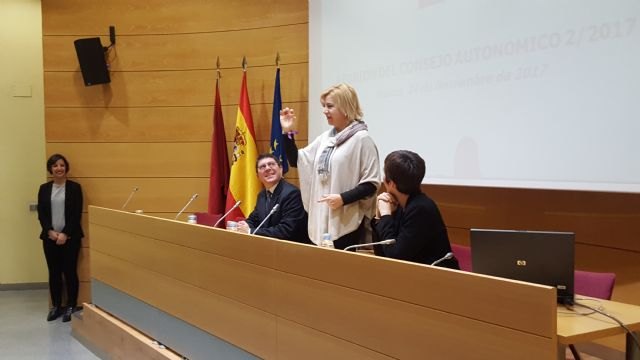Familia otorga subvenciones por importe de 705.600 euros para la integración social de personas con déficit auditivo - 2, Foto 2