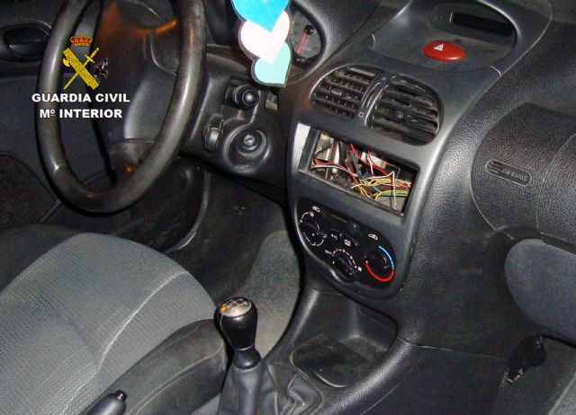 La Guardia Civil esclarece una decena de robos en vehículos - 2, Foto 2