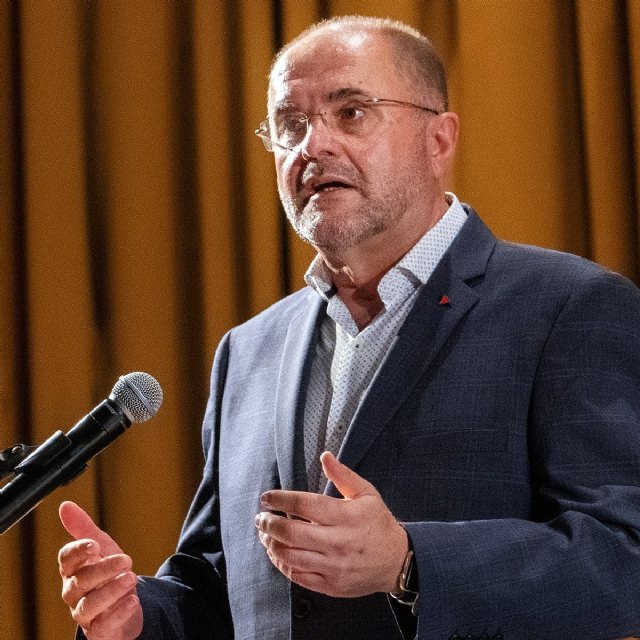 Entre chapas, comunicados que copian los de OK Diario y Ruedas de Prensa subtituladas... - 2, Foto 2