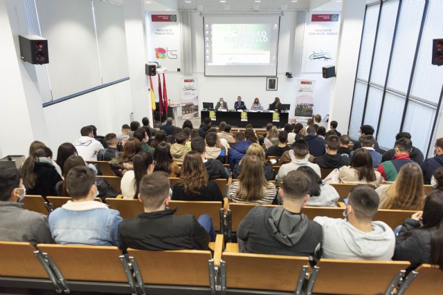 VIII Foro de Empleo y Desarrollo Local de la Facultad de Ciencias del Trabajo de la Universidad de Murcia - 1, Foto 1