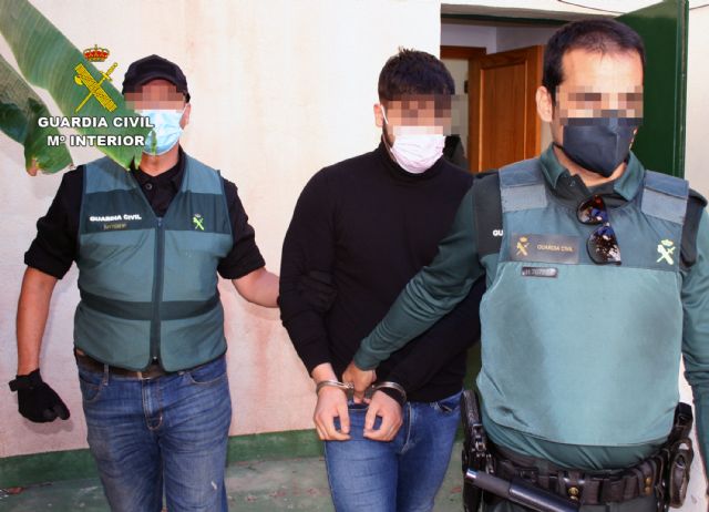La Guardia Civil detiene a tres jóvenes por urdir y perpetrar un robo con violencia en un paraje aislado de Cartagena - 1, Foto 1