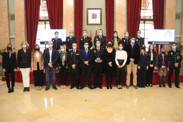 Murcia galardona al servicio de Protección de la Unidad a la Familia y Mujer de la Policía Nacional por su lucha por la igualdad - 2, Foto 2