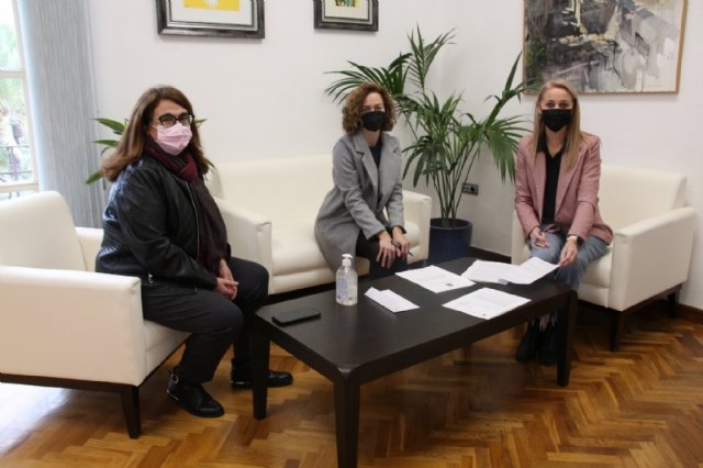 El Ayuntamiento y la Agrupacin Musical suman para promocionar la cultura en Alhama, Foto 1