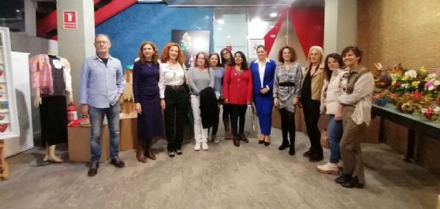 'Empoderarte' muestra en el Centro Regional de Artesanía obras realizadas por mujeres víctimas de violencia de género - 1, Foto 1