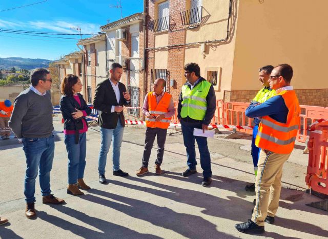 Una inversión de 157.000 euros permite renovar el asfaltado y las redes de agua en ocho calles del Barrio de San Vicente de Caravaca - 1, Foto 1