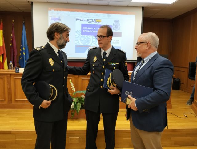 La Policía Nacional explica a los alumnos de Criminología de la UCAM su labor ante los nuevos delitos - 1, Foto 1