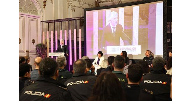 Grande-Marlaska ensalza el compromiso de los 26.000 agentes que trabajan en la protección de las víctimas de violencia de género - 1, Foto 1