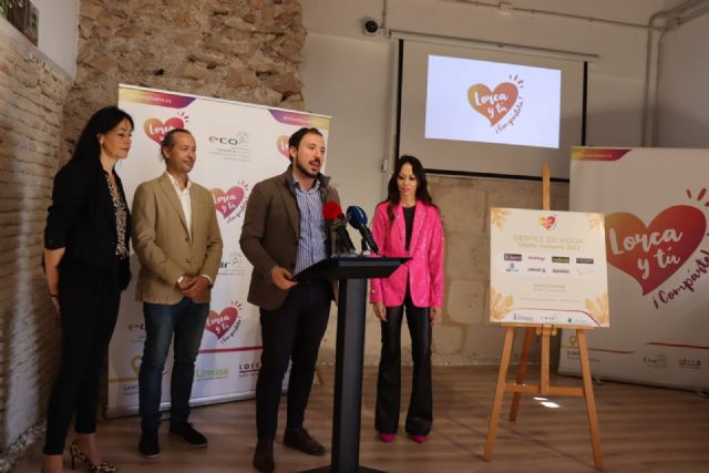 Comerciantes lorquinos organizan un nuevo desfile de moda de la temporada otoño-invierno 2022/2023 - 3, Foto 3