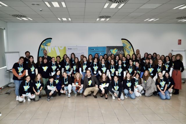 Ceeim y Hero despiertan el interés de 50 alumnas de 4° de ESO por la ciencia y tecnología con BeSTEAM Bussiness - 1, Foto 1