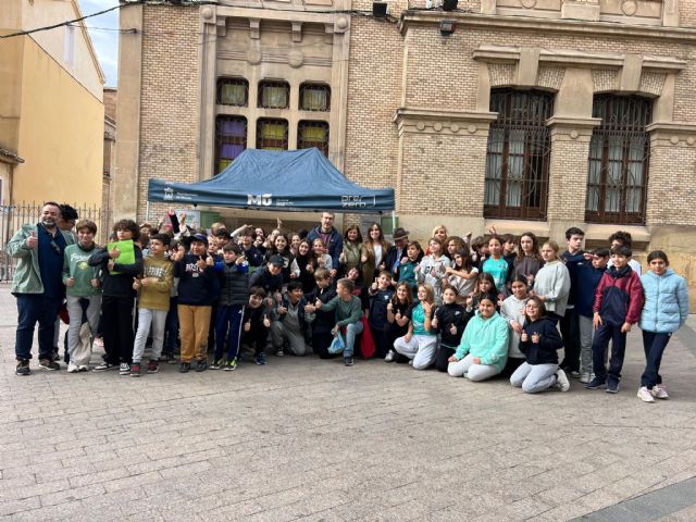 Murcia impulsa la educación ambiental con las encuestas ciudadanas realizadas por el alumnado durante la Semana Europea de la Prevención de Residuos - 1, Foto 1
