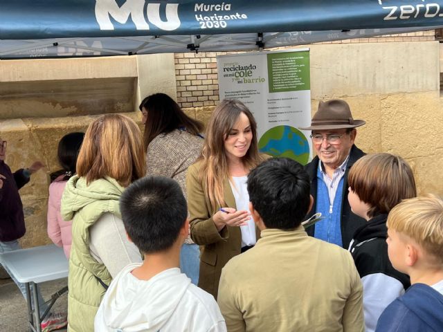 Murcia impulsa la educación ambiental con las encuestas ciudadanas realizadas por el alumnado durante la Semana Europea de la Prevención de Residuos - 2, Foto 2
