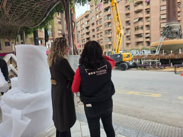 El Óvalo estrena decoración navideña con una instalación artesanal y llamativa - 1, Foto 1