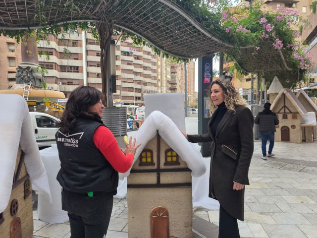 El Óvalo estrena decoración navideña con una instalación artesanal y llamativa - 3, Foto 3