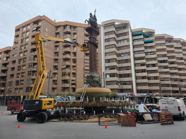 El Óvalo estrena decoración navideña con una instalación artesanal y llamativa - 4, Foto 4