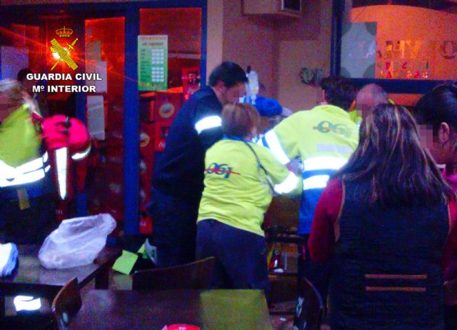 Dos guardias civiles salvan la vida a un hombre tras sufrir un infarto en La Aljorra - 3, Foto 3