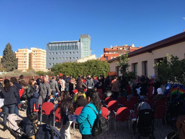 Mensajeros reales, entrega de juguetes y gran chocolatada, en la V Navidad Solidaria de Juventudes Socialistas con el CDIAT Fina Navarro de Lorca - 3, Foto 3