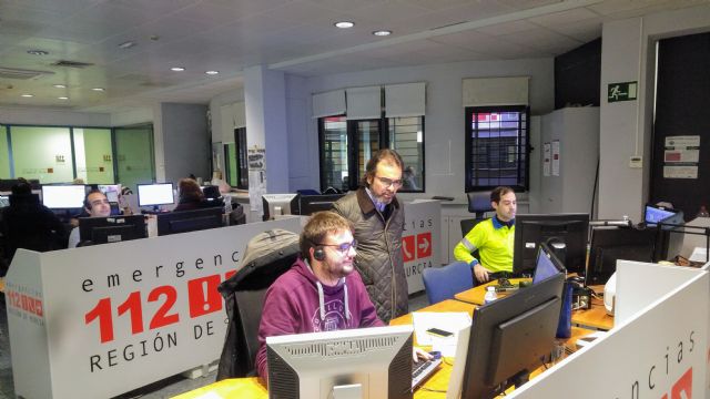 El consejero de Presidencia felicita la Navidad a los servicios de emergencias de la Región - 2, Foto 2